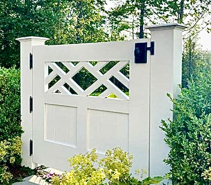 Custom Gate with 1-Inch Thick Lattice, Additional Mid-Stile 🔹